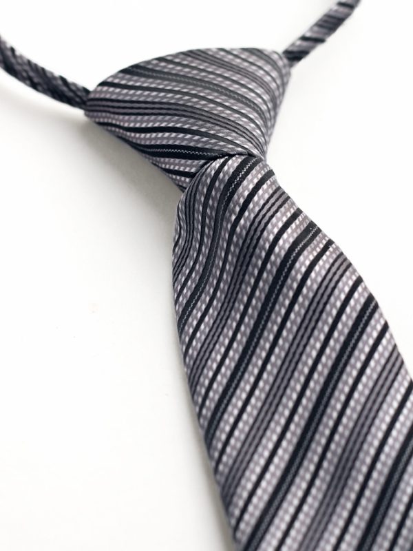 Детский галстук серый с диагональными полосами
