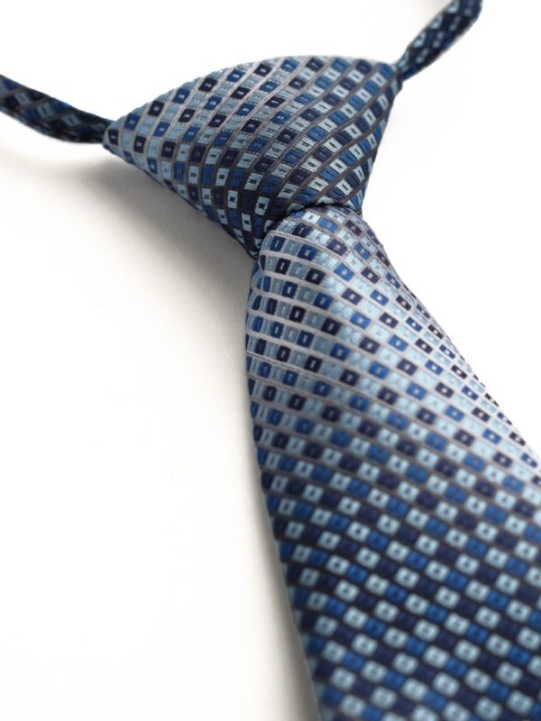 Детский галстук синий с голубым и синим ромбовидным узором