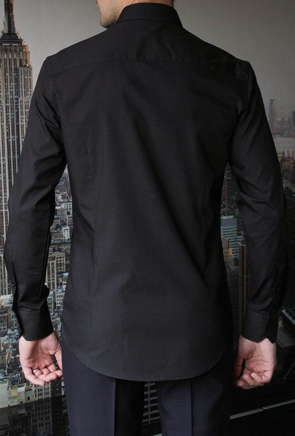 Приталенная черная рубашка Vester 68412 N сзади